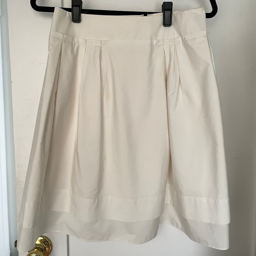 White sturdy TSE skirt